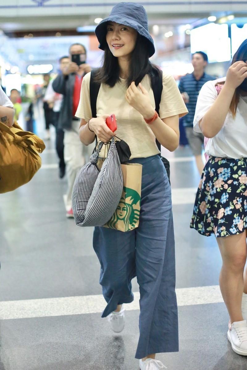 原创高圆圆的春季穿搭t恤搭配阔腿裤清爽干净利落女神范十足