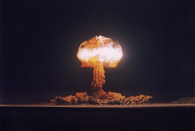图为核爆炸之后的蘑菇云前段时间,美国密歇根理工大学一名教授通过