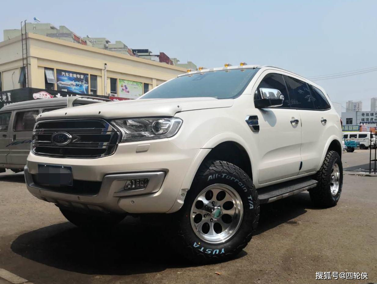 原车轮毂轮胎撼路者的曝光率实在太低了,知道这款车是因为朋友中有