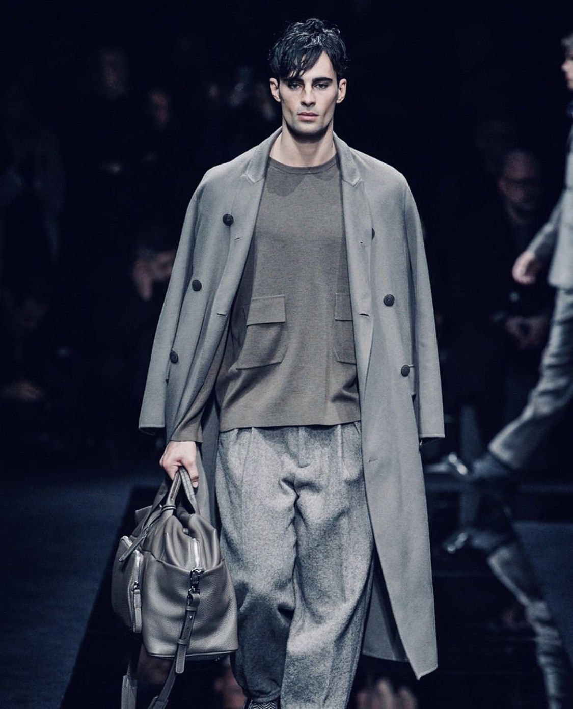 险些被捧杀,23岁英国男模elliot meeten重新回春,他的资源真的好!