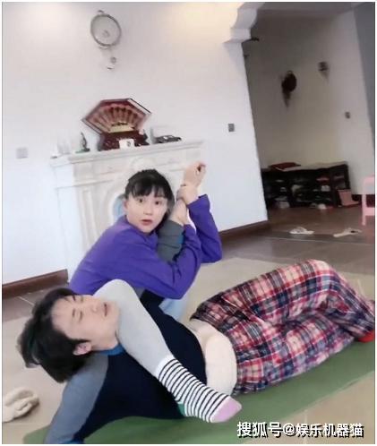 乡村爱情玉田被胖揍大象腿锁喉表情惹人怜豪宅曝光是亮点