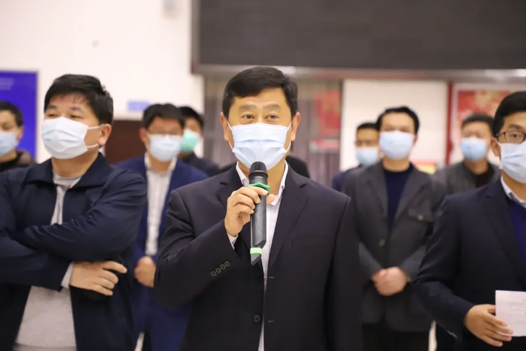 市领导蔡绪安,冯向,叶旭,林晓英,张星出席欢送仪式.