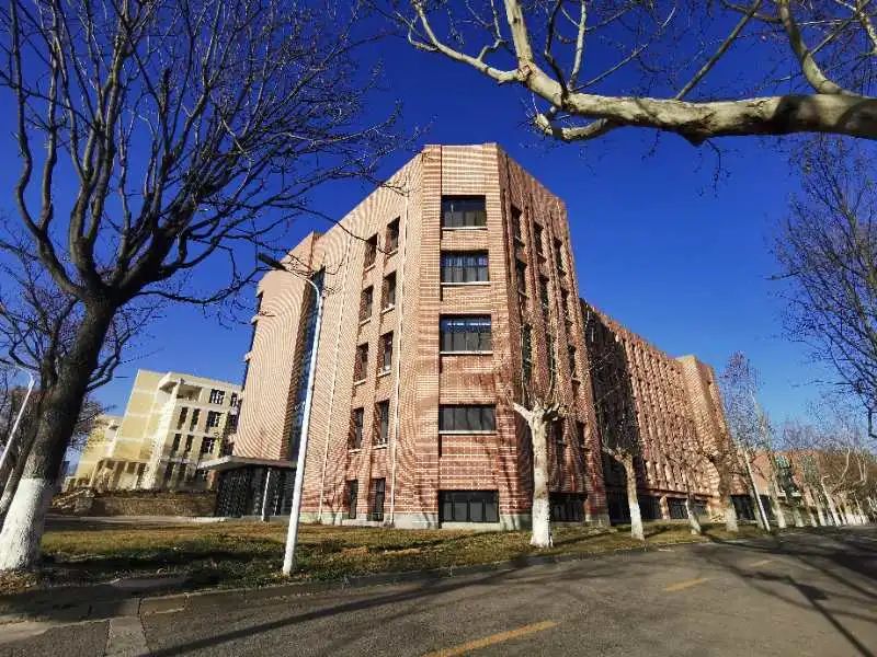 速递山财大东方学院的春天打包给你