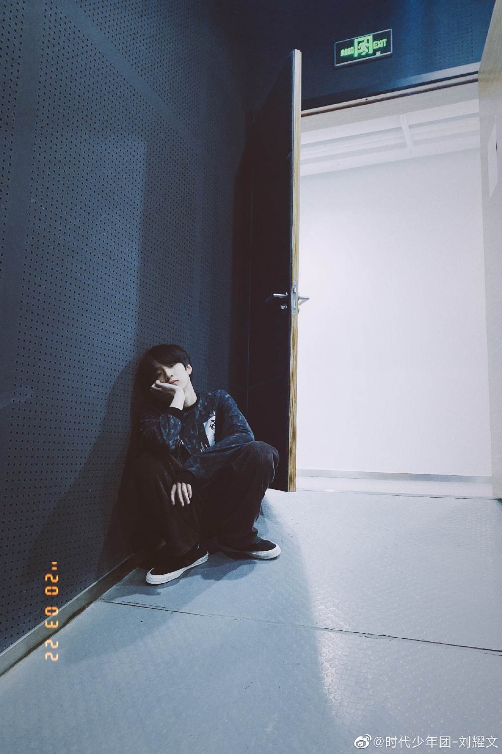 今日份帅气文哥送达跟刘耀文学习0元拍大片