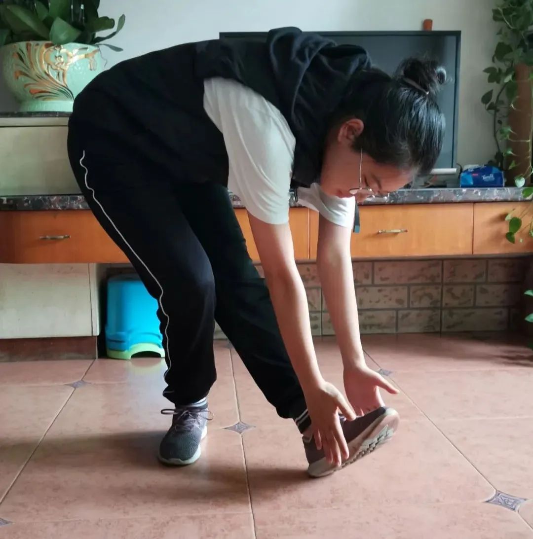 学子居家抗疫情体能锻炼来助力高二年级居家学习体育篇