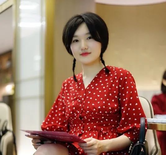 程禾,浙江摄影出版社摄影编辑中心主任,从事编辑和版