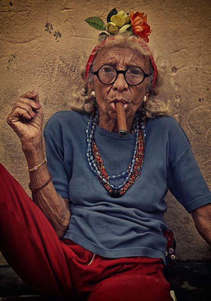 古巴雪茄好在哪里好客的古巴人来抽一口这里可是古巴