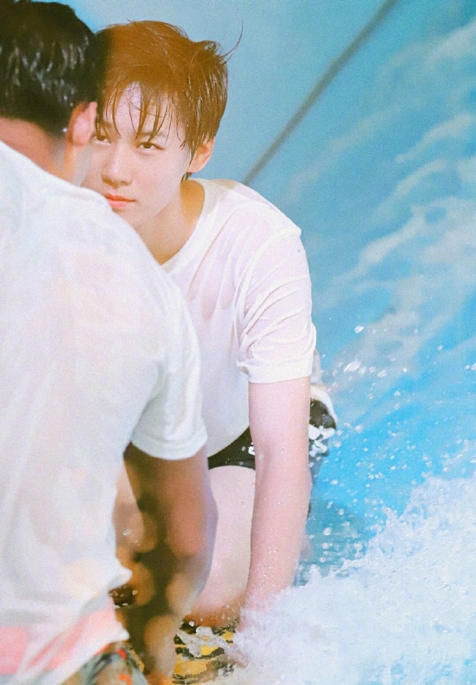 爱豆湿发造型有多撩时代少年团诠释无敌少年感