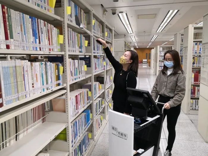 三天时间足足250吨图书被我们搬了一遍疫情防控期间深圳图书馆文献