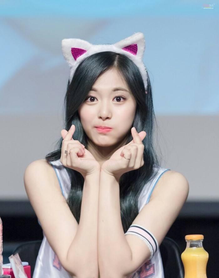 被韩国称赞世界级美颜周子瑜究竟有多美