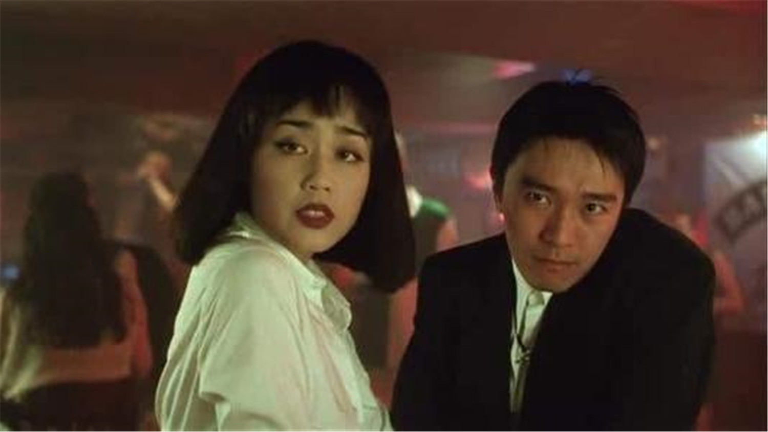 第一部戏便是与周星驰,吴孟达,梁咏琪合作参演了喜剧电影《百变星君》