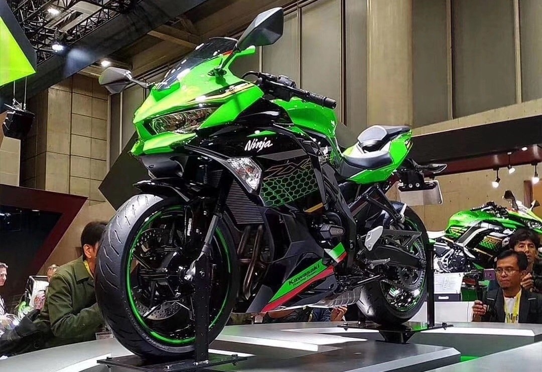 川崎zx25r带着他强大的四缸心脏向我们走来了