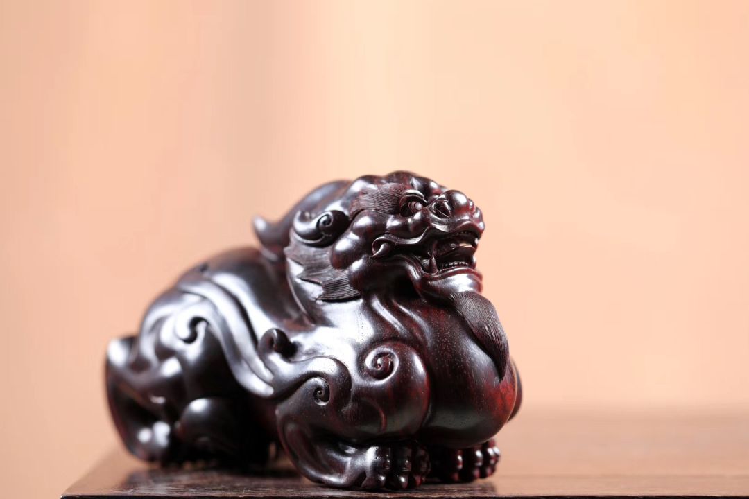 手有貔貅,万事无忧_神兽