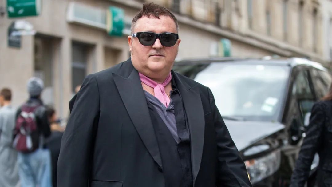 2015年,alber和华人女老板王效兰关系破裂,他离开后lanvin也失去了