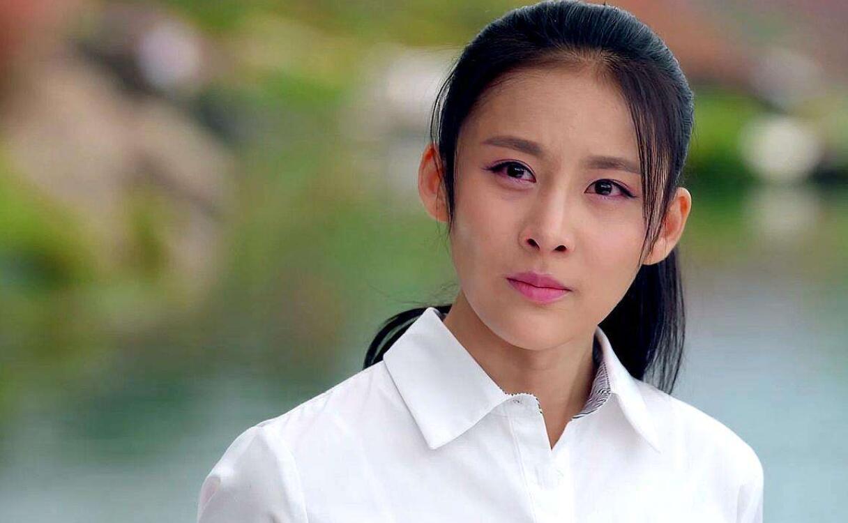 她参加选秀节目出道,有高颜值却零绯闻,如今34岁仍魅力无限_贾青