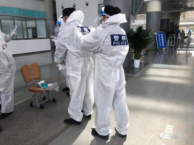 女刑警女法医驻守进京路警察队伍没性别