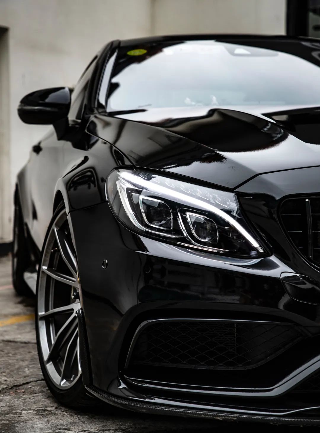 梅赛德斯奔驰c63amg高光黑