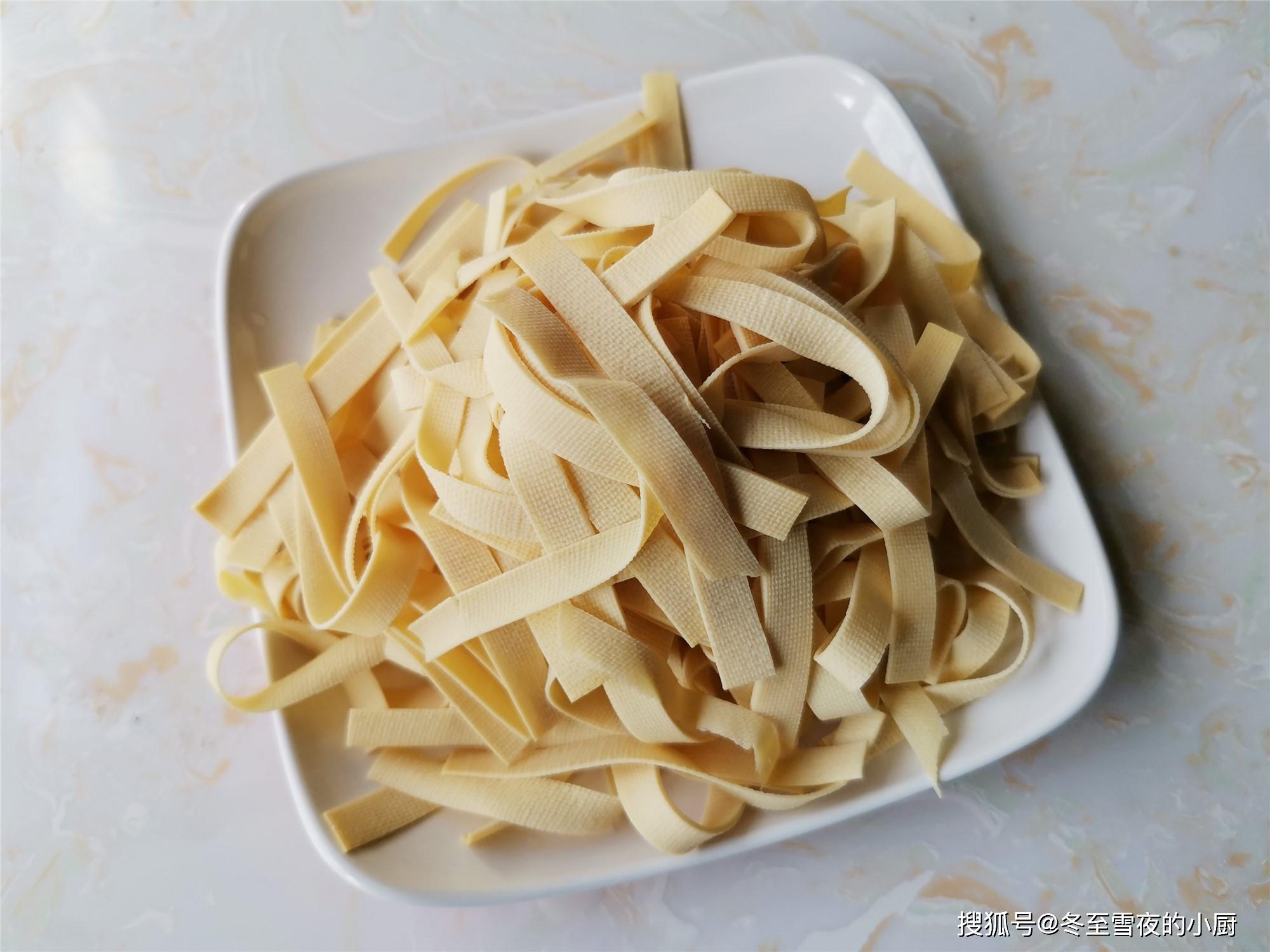 干豆腐新做法,看着就好吃,上班族快手菜,做法简单又下饭