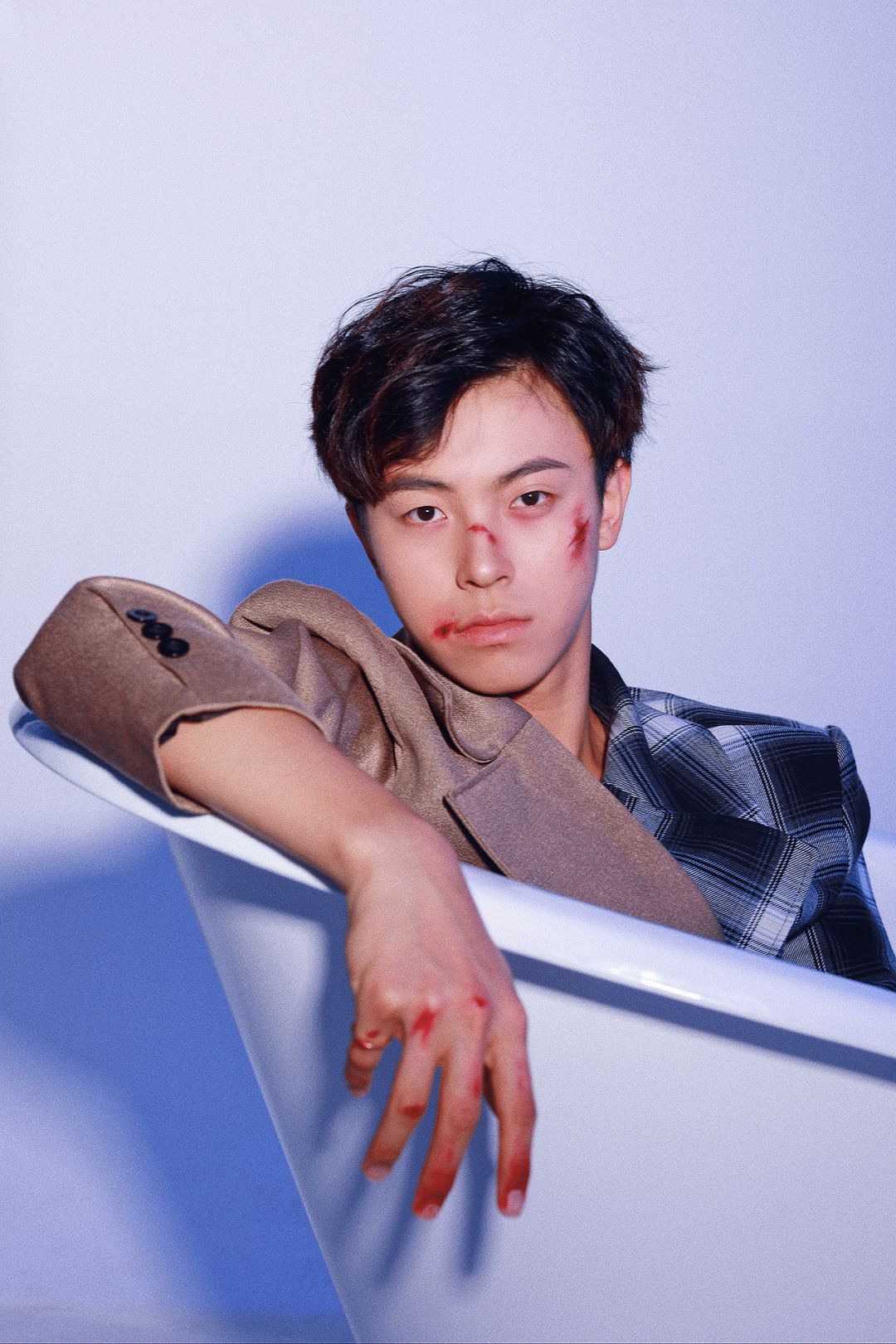 都画了这种仿伤妆到打歌现场mvexo的 monster 就用了这个伤痕妆的概念