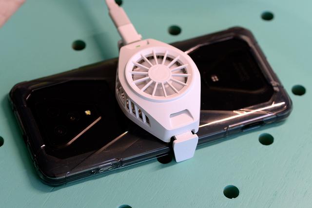 小米的冰封散热背夹体验,低价高效的散热解决方案_手机