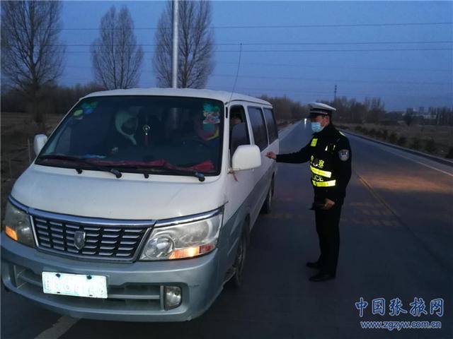 山丹县公安局交警大队开展农村面包车专项整治行动