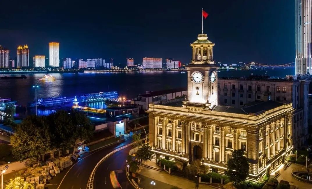 河岸英国人摄于1923-1924年的江汉关老照片武汉封城,春节无法回家,我