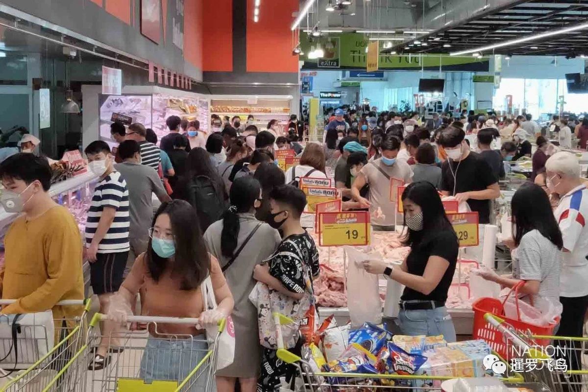原创泰国首都封城,超市物资充足,但却成为目前群聚高危场所