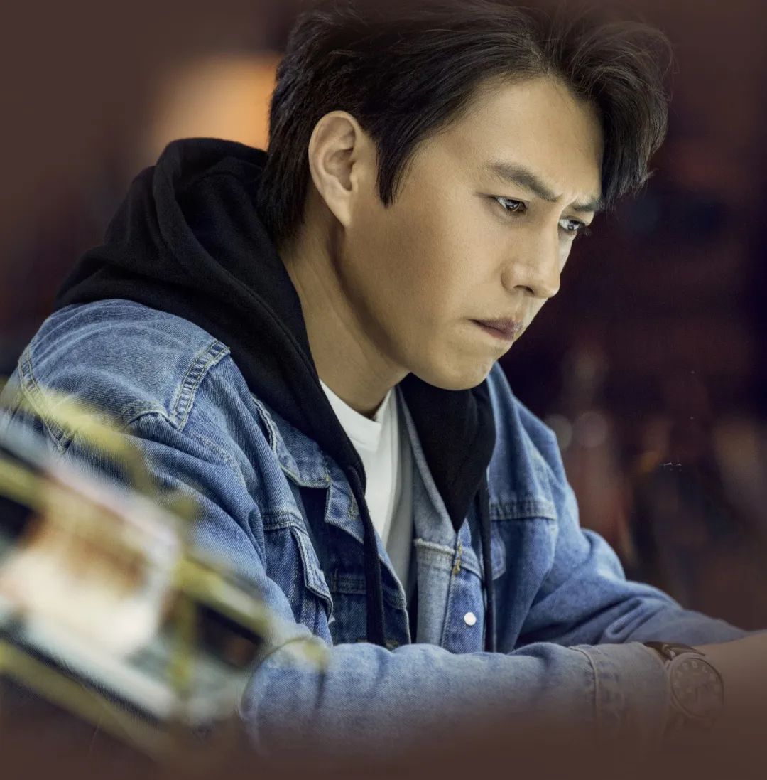 靳东不穿西装,换个风格,造型一样帅气时髦!看来他真的很会穿