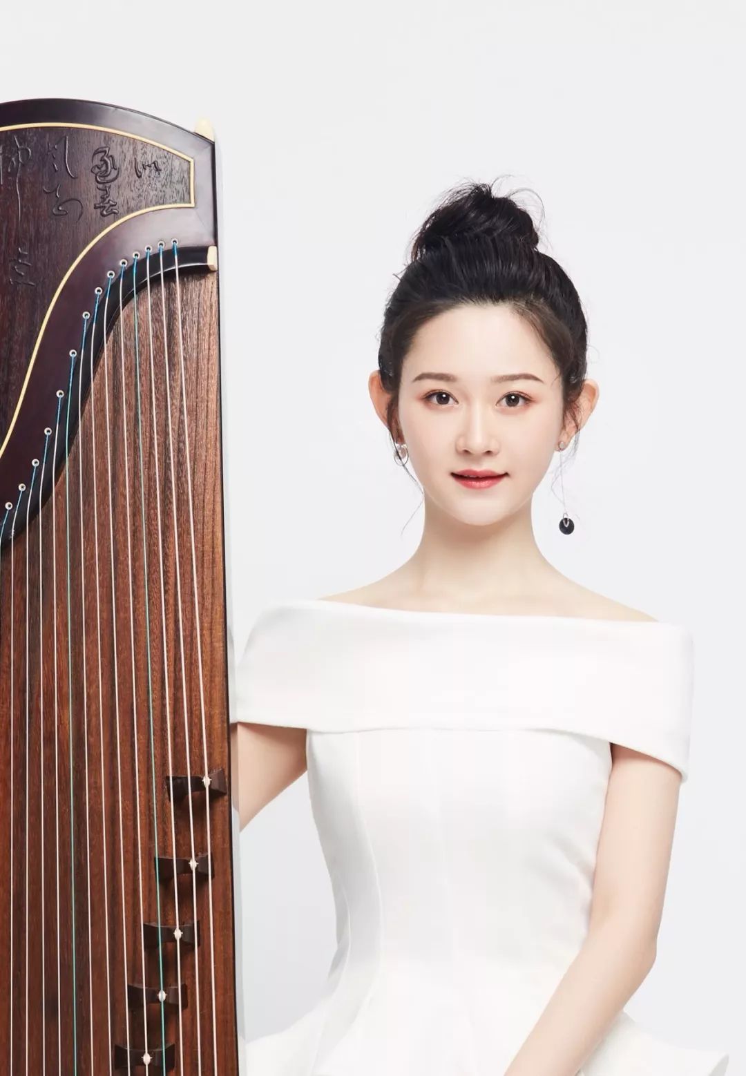 艺相伴民乐分享弹古筝的你真的很美