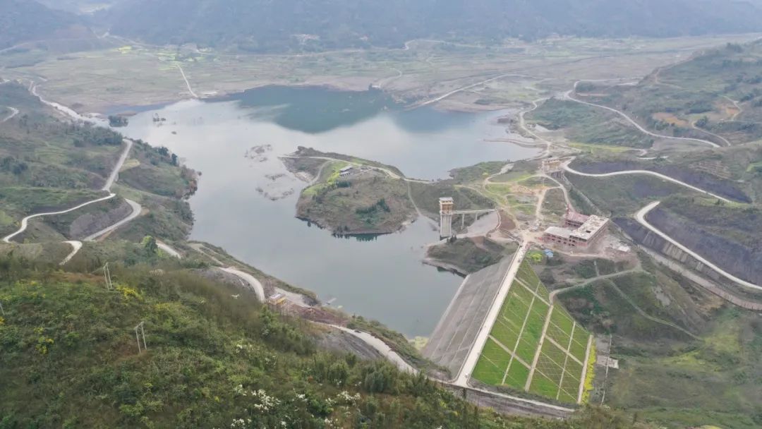 新平建兴黄草坝水库图片