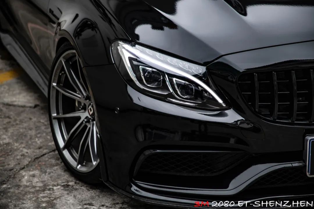 梅赛德斯奔驰c63amg高光黑