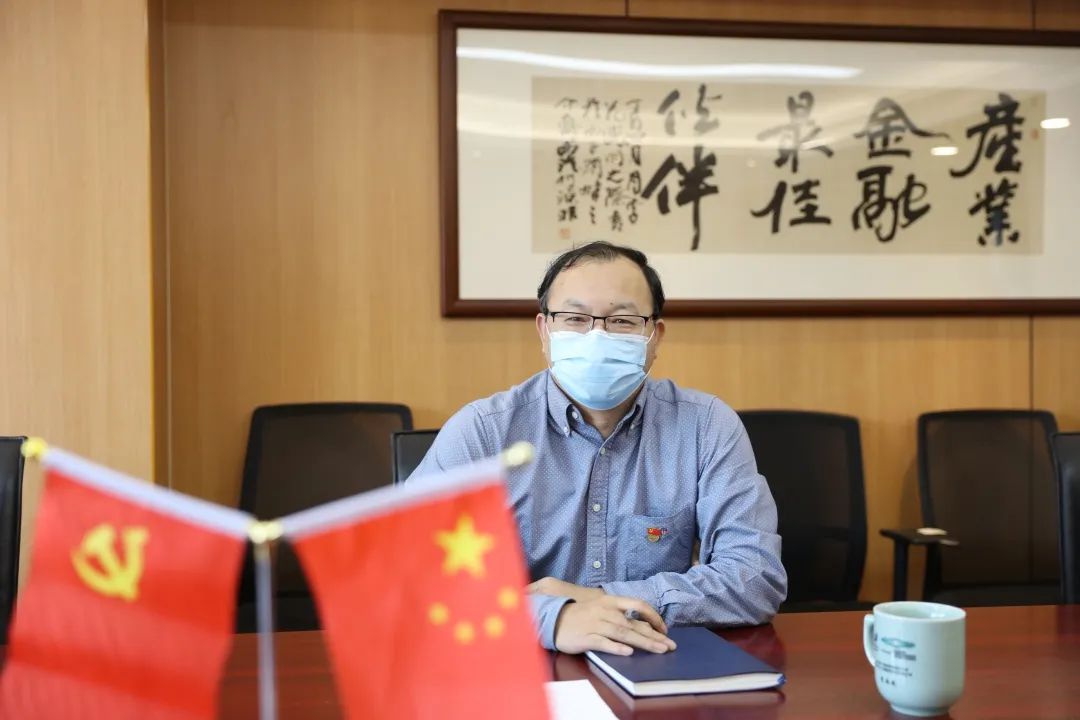 提振精气神决战新高度物产融租汽车租赁党支部商用车部召开组织生活会