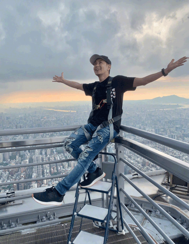 原图源于网络一曲《十七岁那年的雨季》让林志颖成为无数少女的梦中