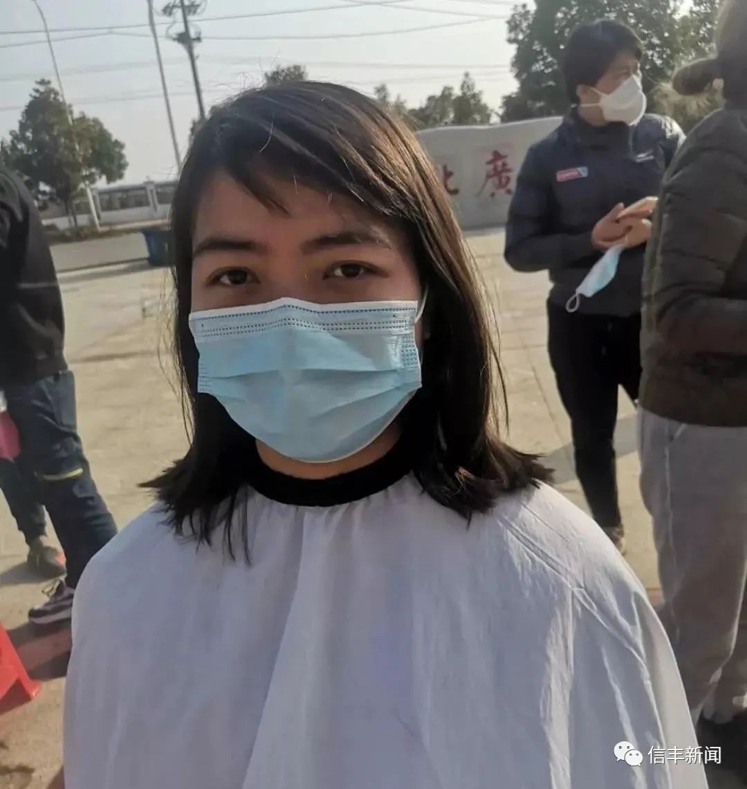 今天信丰三名援随英雄踏上归程
