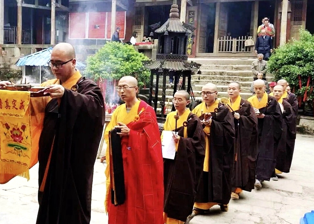 仙女山有30位高学历僧人独生子居多为啥要出家