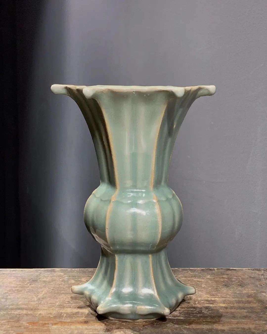 用之美广口花瓶宜养花▎器型优雅别致的花觚