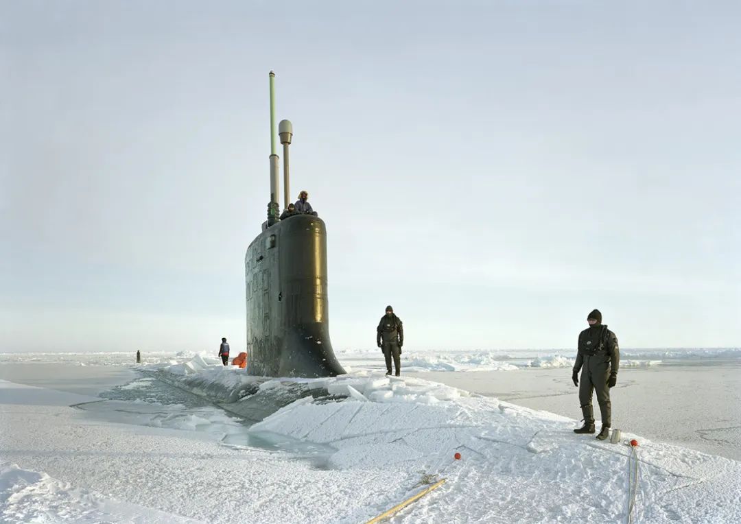 潜水员,新罕布什尔号攻击核潜艇,北冰洋,2011年纳什维尔号航空母舰