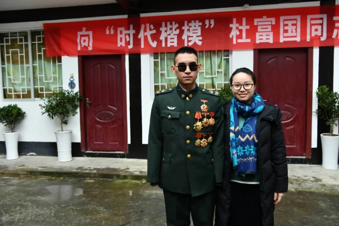 司令员眼中的抗疫英雄22杜富佳英雄妹妹传承让我来精神