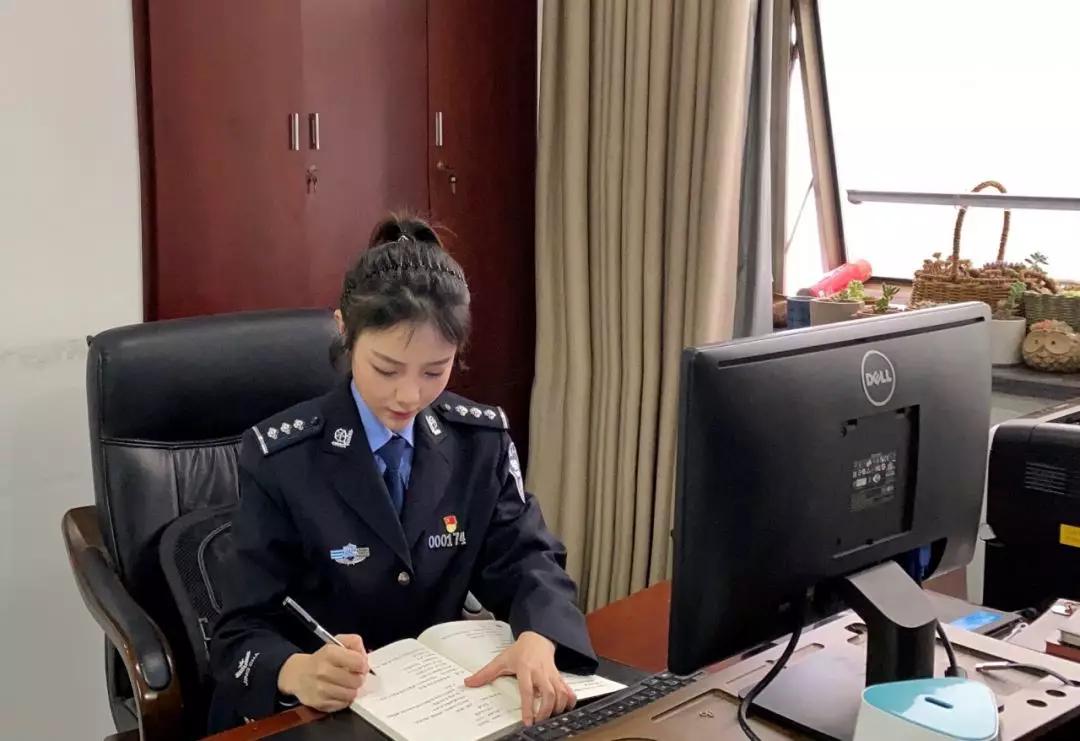 风雨彩虹铿锵玫瑰湖南省公安厅机关最美女警