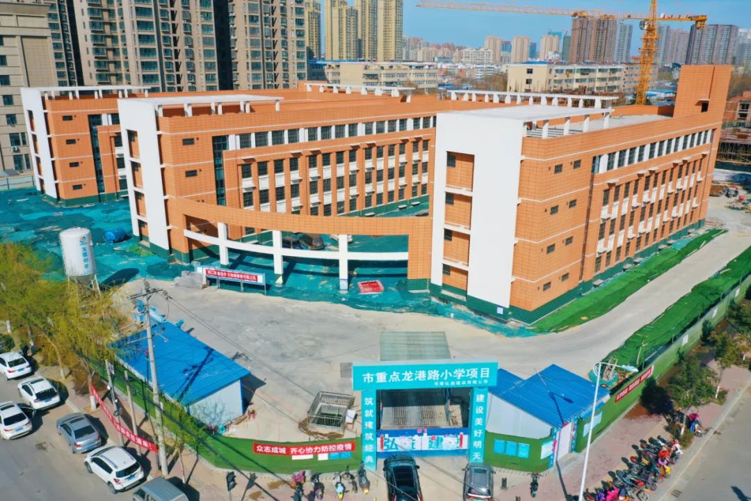 关于飞龙路学校的基本介绍,具体信息可以查看 建设中的飞龙路学校 .