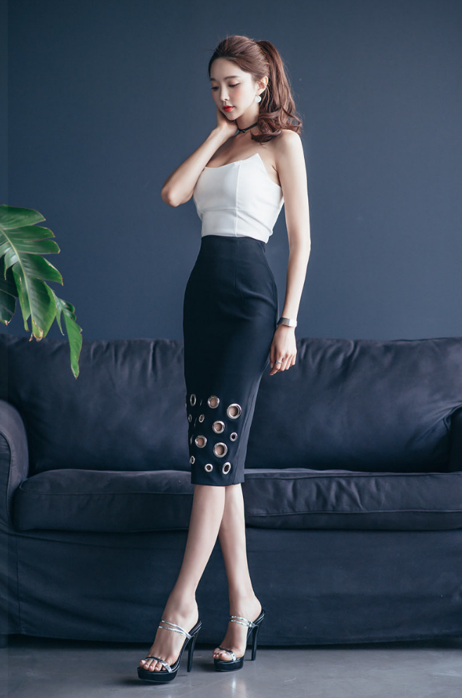 性感长腿丰满安静美女私房艺术照图片