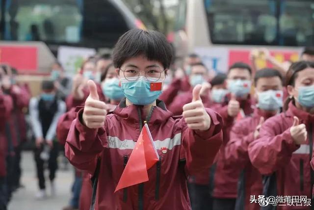 感動哭了福建抗疫白衣戰士今日回家宜昌人民含淚送別