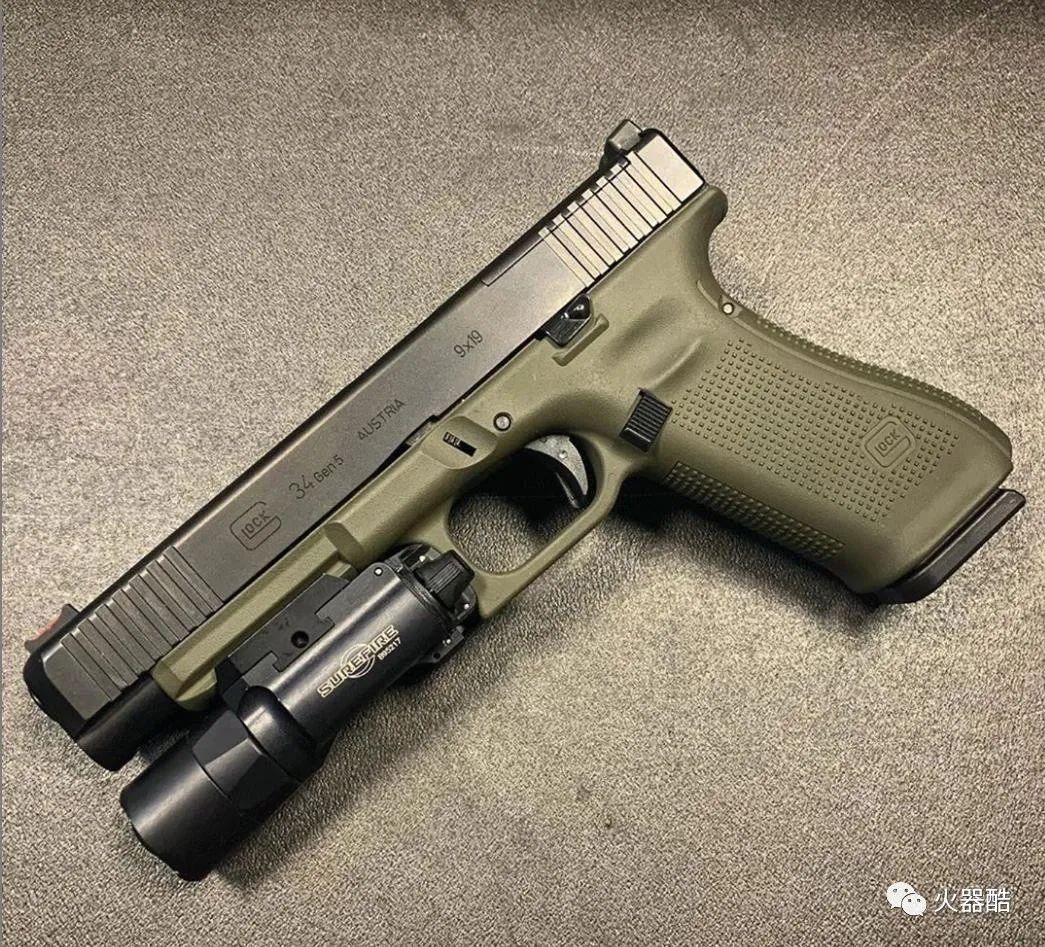 枪械美图看美图也要把持住自己我一直佩服那个高四教我抽烟然后去年又