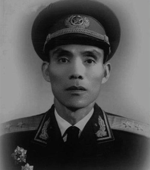 1931年的某一天,红七军正在攻打闽西清流城,因为敌人的火力非常猛