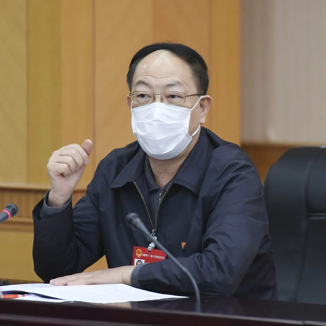 林少雄要加大对复工复产的工作力度,加大投入,补齐医疗,养老等方面的