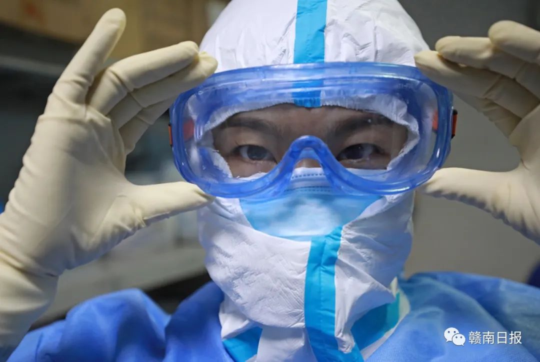 致敬英雄送君送到十里外君的恩情永不忘江西白衣天使回家了