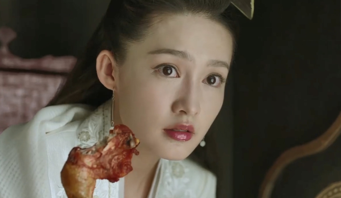 鸡腿姑娘又要营业了新剧与黄景瑜搭档一身军装气宇非凡