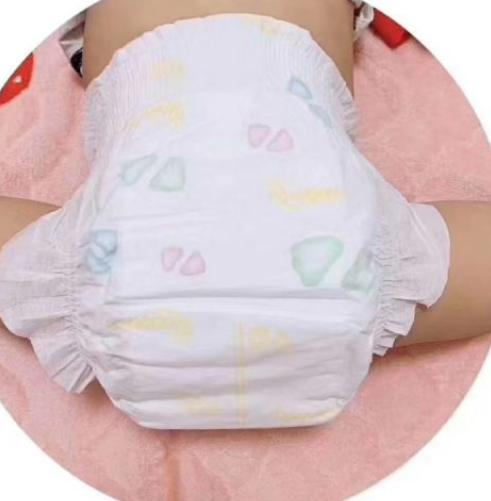 乡下婆婆帮忙带娃宝妈竟从纸尿裤里发现冰块了解后原因后心酸