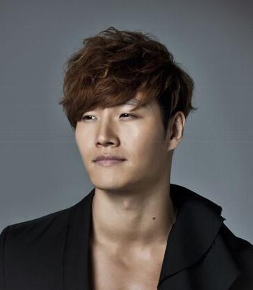 跑偏的韩国艺人金钟国,因腰伤开始健身,转眼坚持22年