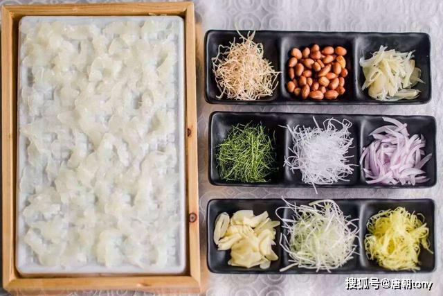 在广西,有一道地方特色美食叫“鱼生”,你敢吃吗?_横县